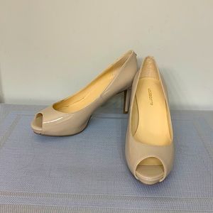Liz Claiborne peep toe pumps. Size 6.5. Nude. Brand new.